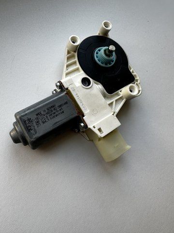 Мотор склопідйомника BMW F10 F11 F01 F02 F15 F16 передній/задній 7248172 7271564 T038 фото