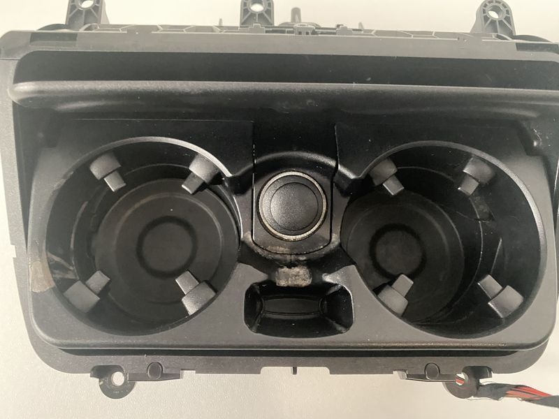 Підстаканник bmw f10 f11 9206401 B047 фото
