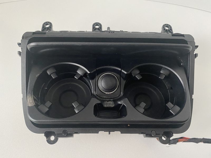 Підстаканник bmw f10 f11 9206401 B047 фото