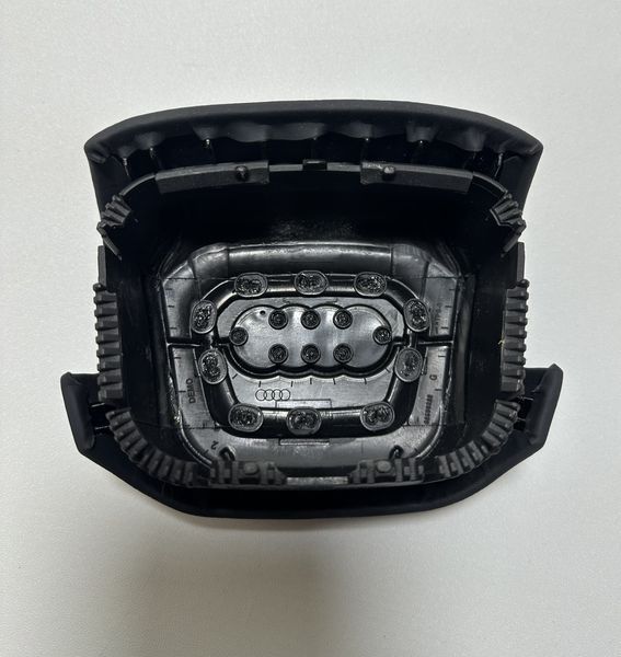 Кришка airbag подушки керма ауди audi a4 b9 q3 q7 4m 62670230 кожа біла нитка хромова емблема N001 фото