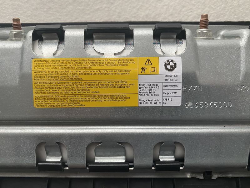Подушка безпеки колін водія airbag bmw f10 606586500D, 610890100B, 91811328-03 B039 фото