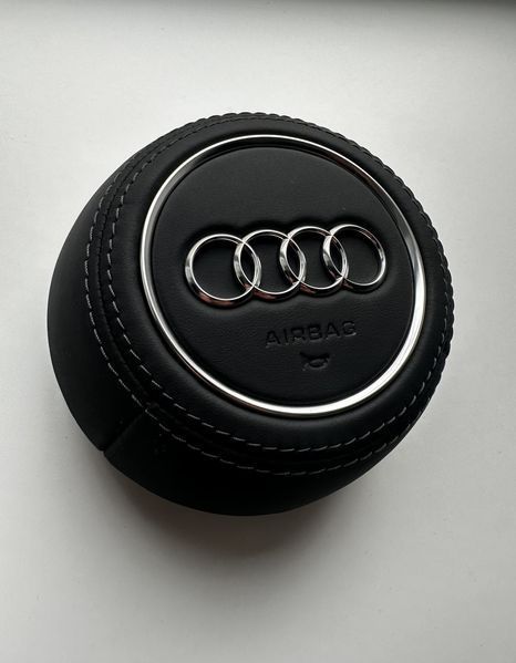 Кришка airbag подушки керма на Audi A3 A4 А5 В9 у шкірі 62725230, чорна нитка, хром емблема N10 фото