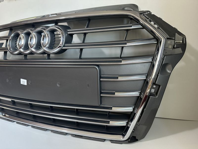 Решітка радіатора audi s3 рестайлінг 8V3853651AC оригінал T023 фото